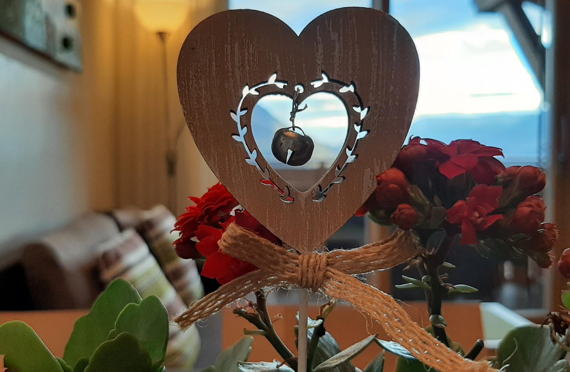 Fiore con decorazione a cuore